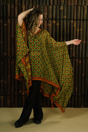 Bohemian Sustainable Fashion - Poncho 'Viraha' - Uma Nomad