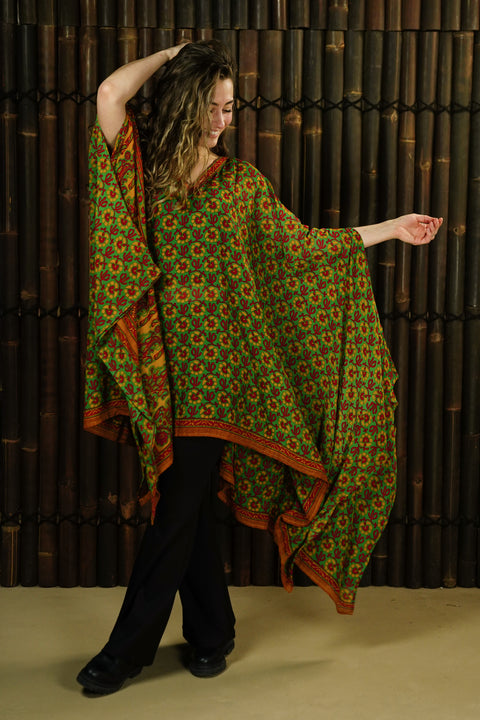 Bohemian Sustainable Fashion - Poncho 'Viraha' - Uma Nomad